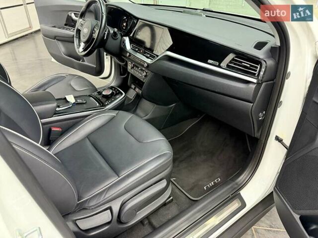 Белый Киа Niro, объемом двигателя 0 л и пробегом 91 тыс. км за 19985 $, фото 25 на Automoto.ua
