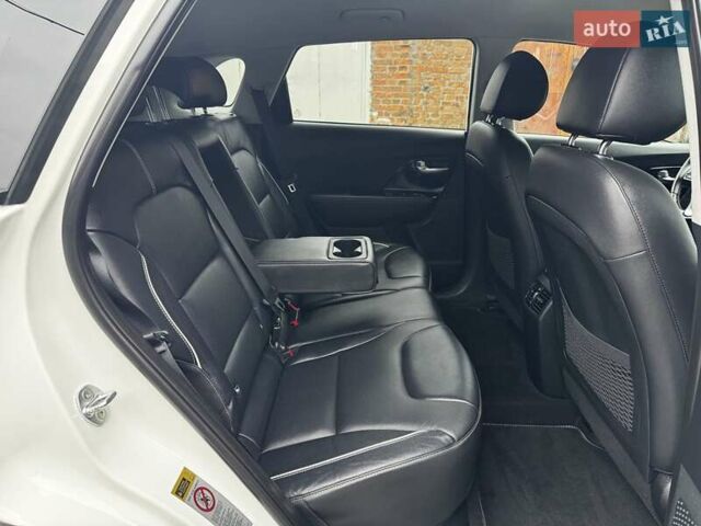 Белый Киа Niro, объемом двигателя 0 л и пробегом 160 тыс. км за 18850 $, фото 44 на Automoto.ua