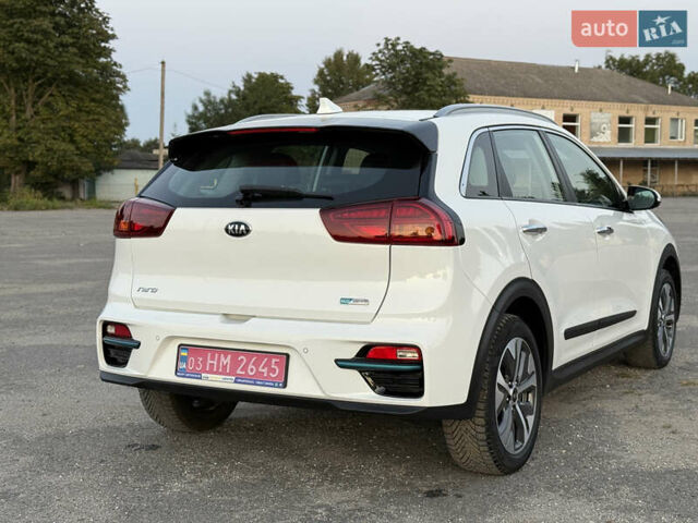 Білий Кіа Niro, об'ємом двигуна 0 л та пробігом 152 тис. км за 18500 $, фото 13 на Automoto.ua