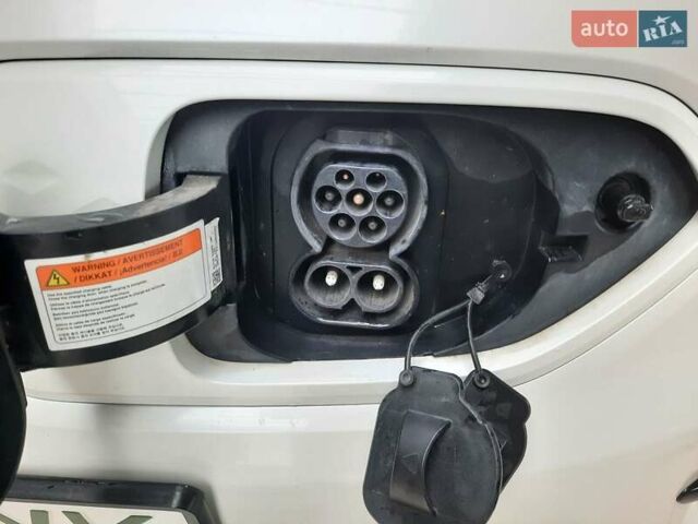 Белый Киа Niro, объемом двигателя 0 л и пробегом 112 тыс. км за 19500 $, фото 8 на Automoto.ua