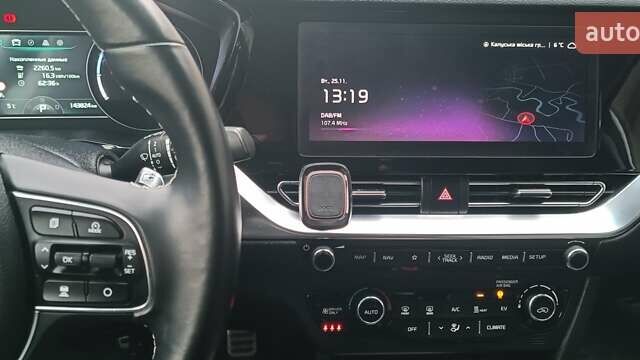 Белый Киа Niro, объемом двигателя 0 л и пробегом 144 тыс. км за 18800 $, фото 2 на Automoto.ua