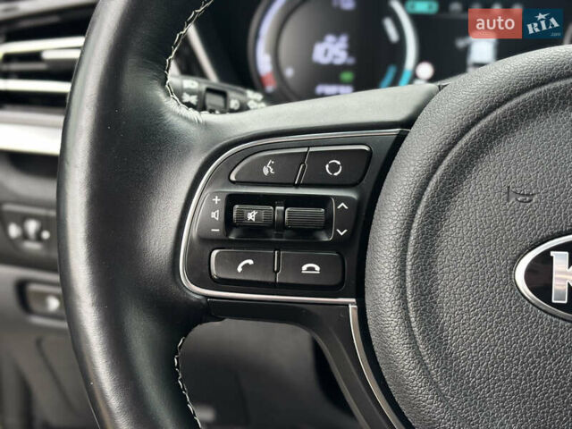 Білий Кіа Niro, об'ємом двигуна 0 л та пробігом 124 тис. км за 20400 $, фото 23 на Automoto.ua