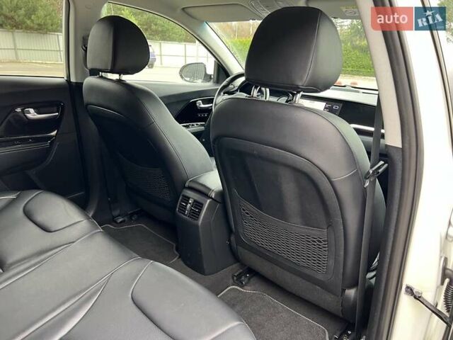 Белый Киа Niro, объемом двигателя 0 л и пробегом 146 тыс. км за 19799 $, фото 22 на Automoto.ua