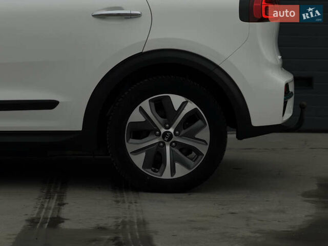 Белый Киа Niro, объемом двигателя 0 л и пробегом 172 тыс. км за 17500 $, фото 16 на Automoto.ua