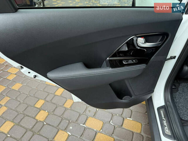 Белый Киа Niro, объемом двигателя 0 л и пробегом 152 тыс. км за 20400 $, фото 22 на Automoto.ua