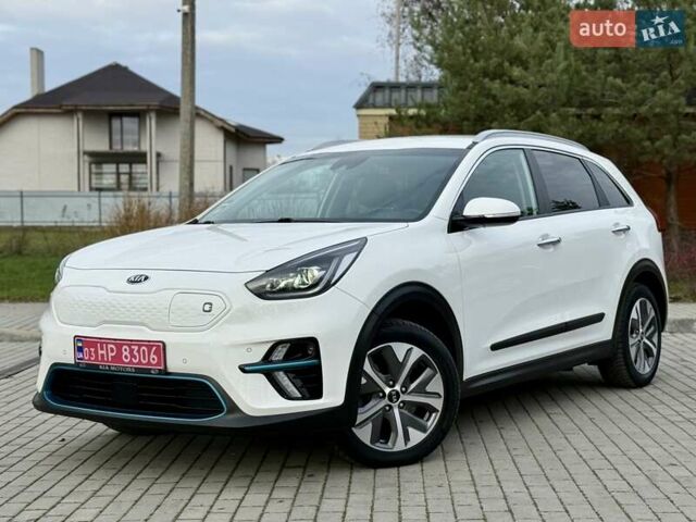 Білий Кіа Niro, об'ємом двигуна 0 л та пробігом 89 тис. км за 18950 $, фото 6 на Automoto.ua