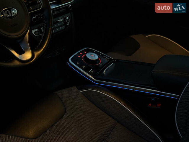 Киа Niro 2020 в Новой Ушице на Automoto.ua Белый Киа Niro, объемом двигателя 0 л и пробегом 152 тыс. км за 18500 $, фото 39 на Automoto.ua