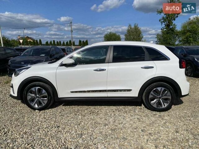 Білий Кіа Niro, об'ємом двигуна 0 л та пробігом 112 тис. км за 22900 $, фото 13 на Automoto.ua