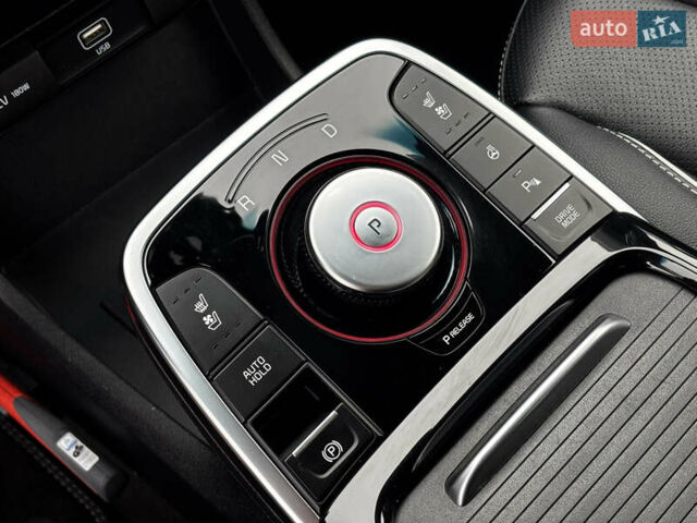 Білий Кіа Niro, об'ємом двигуна 0 л та пробігом 124 тис. км за 20400 $, фото 29 на Automoto.ua