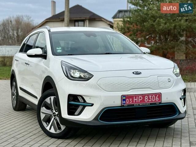 Білий Кіа Niro, об'ємом двигуна 0 л та пробігом 89 тис. км за 18950 $, фото 3 на Automoto.ua