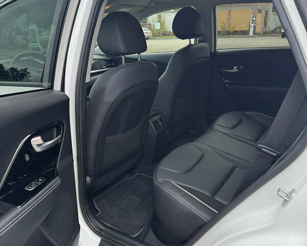 Белый Киа Niro, объемом двигателя 0 л и пробегом 101 тыс. км за 21200 $, фото 10 на Automoto.ua