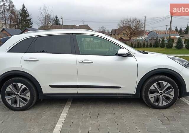 Білий Кіа Niro, об'ємом двигуна 0 л та пробігом 127 тис. км за 19999 $, фото 17 на Automoto.ua