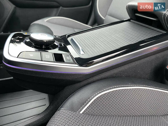 Белый Киа Niro, объемом двигателя 0 л и пробегом 96 тыс. км за 19950 $, фото 5 на Automoto.ua