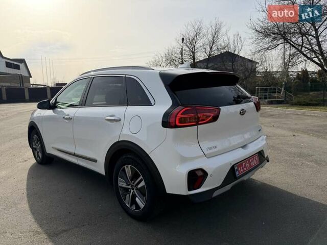 Белый Киа Niro, объемом двигателя 1.58 л и пробегом 200 тыс. км за 18600 $, фото 11 на Automoto.ua
