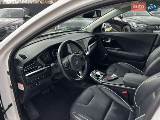 Белый Киа Niro, объемом двигателя 0 л и пробегом 141 тыс. км за 19100 $, фото 19 на Automoto.ua