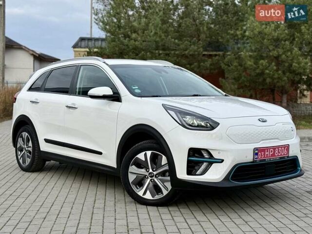 Білий Кіа Niro, об'ємом двигуна 0 л та пробігом 89 тис. км за 18950 $, фото 2 на Automoto.ua