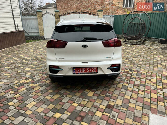 Белый Киа Niro, объемом двигателя 0 л и пробегом 116 тыс. км за 21000 $, фото 4 на Automoto.ua
