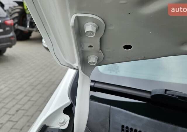 Киа Niro 2020 в Радомышле на Automoto.ua Белый Киа Niro, объемом двигателя 0 л и пробегом 73 тыс. км за 22300 $, фото 34 на Automoto.ua