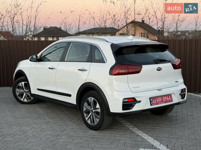 Белый Киа Niro, объемом двигателя 0 л и пробегом 114 тыс. км за 19350 $, фото 11 на Automoto.ua