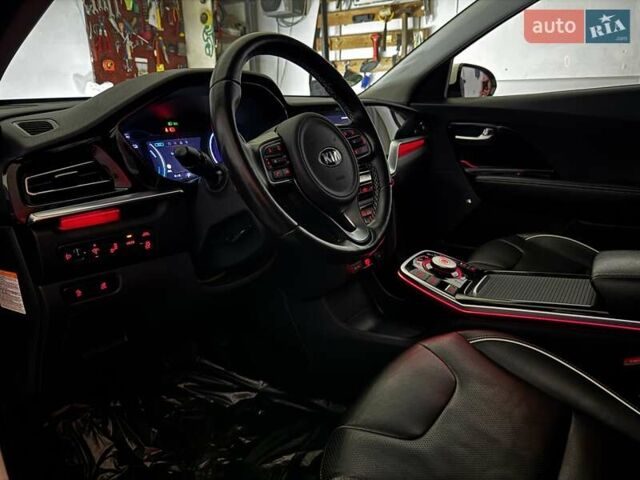 Белый Киа Niro, объемом двигателя 0 л и пробегом 160 тыс. км за 18850 $, фото 52 на Automoto.ua