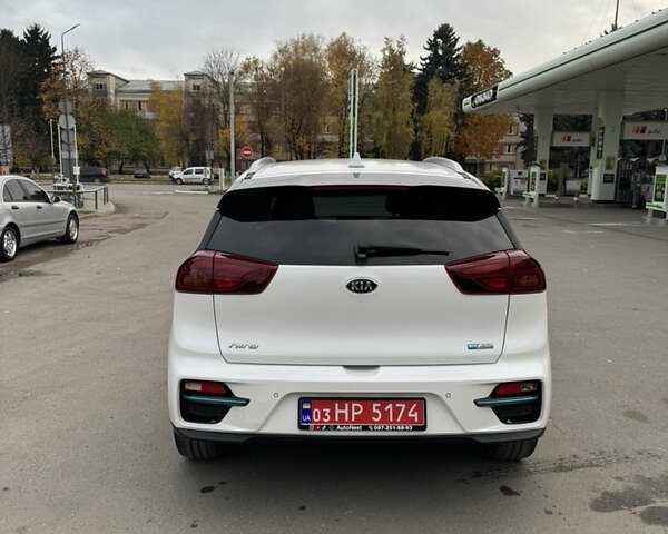 Белый Киа Niro, объемом двигателя 0 л и пробегом 101 тыс. км за 21200 $, фото 3 на Automoto.ua