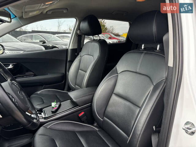 Белый Киа Niro, объемом двигателя 0 л и пробегом 141 тыс. км за 19100 $, фото 24 на Automoto.ua
