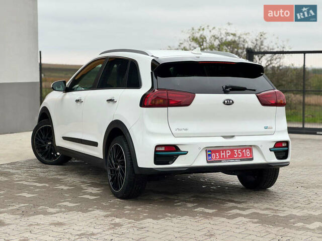 Киа Niro 2020 в Черкассах на Automoto.ua Белый Киа Niro, объемом двигателя 0 л и пробегом 84 тыс. км за 18800 $, фото 10 на Automoto.ua