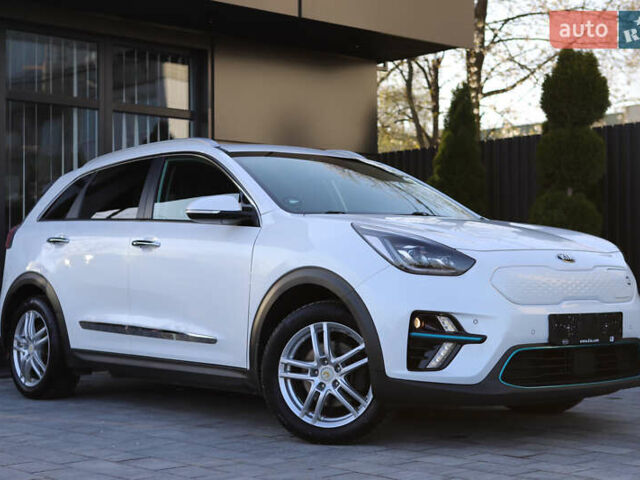 Белый Киа Niro, объемом двигателя 0 л и пробегом 80 тыс. км за 18800 $, фото 3 на Automoto.ua
