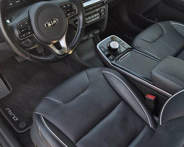 Белый Киа Niro, объемом двигателя 0 л и пробегом 134 тыс. км за 19999 $, фото 26 на Automoto.ua