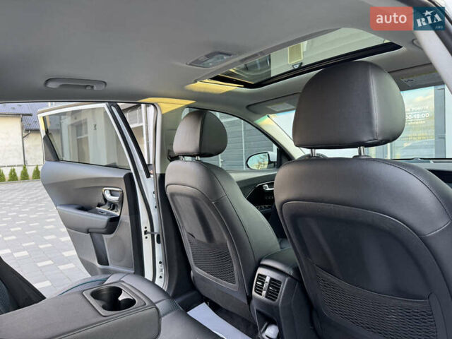 Киа Niro 2020 в Дрогобыче на Automoto.ua Белый Киа Niro, объемом двигателя 0 л и пробегом 62 тыс. км за 19500 $, фото 70 на Automoto.ua