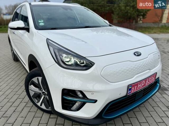 Білий Кіа Niro, об'ємом двигуна 0 л та пробігом 89 тис. км за 18950 $, фото 4 на Automoto.ua
