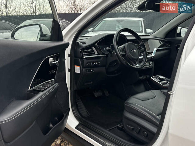 Білий Кіа Niro, об'ємом двигуна 0 л та пробігом 124 тис. км за 20400 $, фото 32 на Automoto.ua