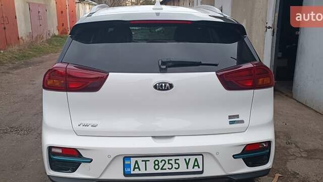 Белый Киа Niro, объемом двигателя 0 л и пробегом 144 тыс. км за 18800 $, фото 25 на Automoto.ua
