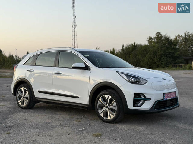 Білий Кіа Niro, об'ємом двигуна 0 л та пробігом 152 тис. км за 18500 $, фото 15 на Automoto.ua