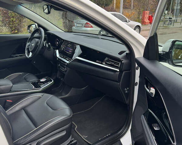 Белый Киа Niro, объемом двигателя 0 л и пробегом 101 тыс. км за 21200 $, фото 13 на Automoto.ua