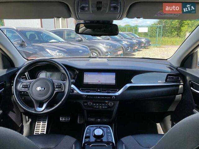 Білий Кіа Niro, об'ємом двигуна 0 л та пробігом 77 тис. км за 21900 $, фото 31 на Automoto.ua