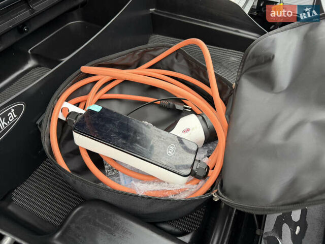 Білий Кіа Niro, об'ємом двигуна 0 л та пробігом 141 тис. км за 19499 $, фото 76 на Automoto.ua