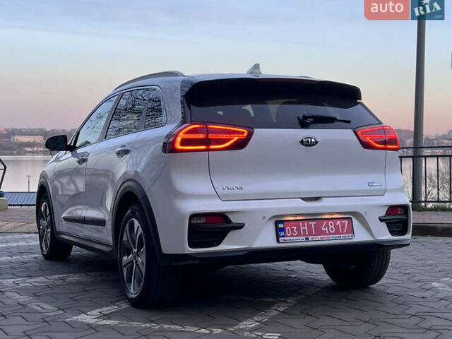 Белый Киа Niro, объемом двигателя 0 л и пробегом 103 тыс. км за 19500 $, фото 11 на Automoto.ua