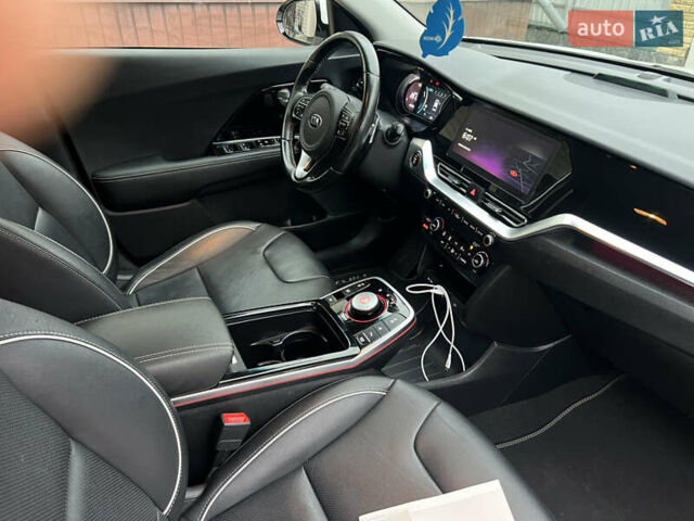 Белый Киа Niro, объемом двигателя 0 л и пробегом 116 тыс. км за 21000 $, фото 10 на Automoto.ua