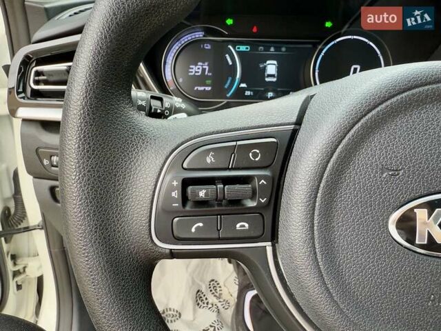 Белый Киа Niro, объемом двигателя 0 л и пробегом 65 тыс. км за 19300 $, фото 28 на Automoto.ua