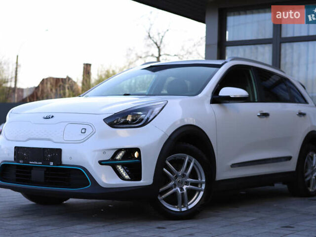 Белый Киа Niro, объемом двигателя 0 л и пробегом 80 тыс. км за 18800 $, фото 2 на Automoto.ua
