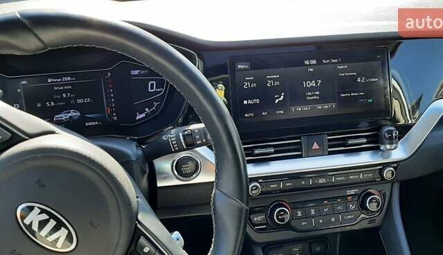 Белый Киа Niro, объемом двигателя 1.58 л и пробегом 64 тыс. км за 18900 $, фото 5 на Automoto.ua