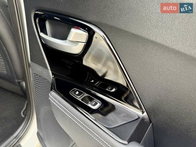 Білий Кіа Niro, об'ємом двигуна 0 л та пробігом 89 тис. км за 18950 $, фото 92 на Automoto.ua