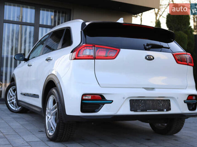 Белый Киа Niro, объемом двигателя 0 л и пробегом 80 тыс. км за 18800 $, фото 10 на Automoto.ua