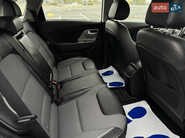 Киа Niro 2020 в Киеве на Automoto.ua Белый Киа Niro, объемом двигателя 0 л и пробегом 171 тыс. км за 18300 $, фото 37 на Automoto.ua