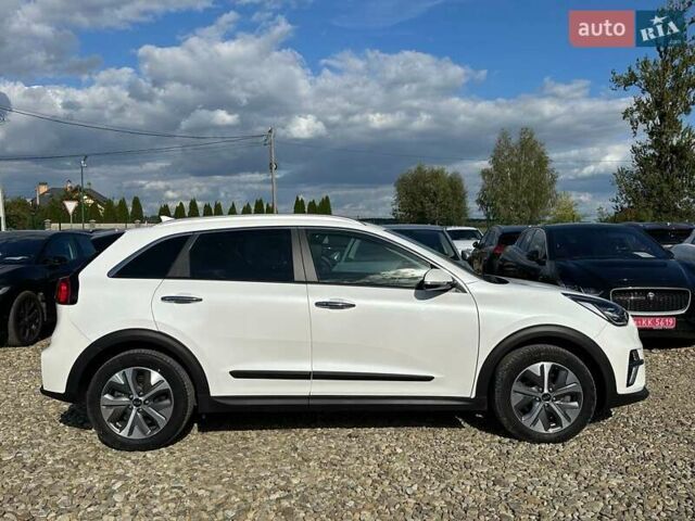 Білий Кіа Niro, об'ємом двигуна 0 л та пробігом 62 тис. км за 24400 $, фото 20 на Automoto.ua