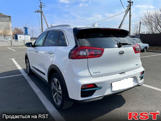 Киа Niro 2020 в Запорожье на Automoto.ua Белый Киа Niro, объемом двигателя 0.15 л и пробегом 66 тыс. км за 17500 $, фото 6 на Automoto.ua