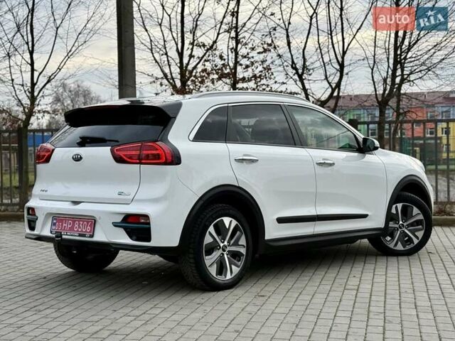 Білий Кіа Niro, об'ємом двигуна 0 л та пробігом 89 тис. км за 18950 $, фото 20 на Automoto.ua