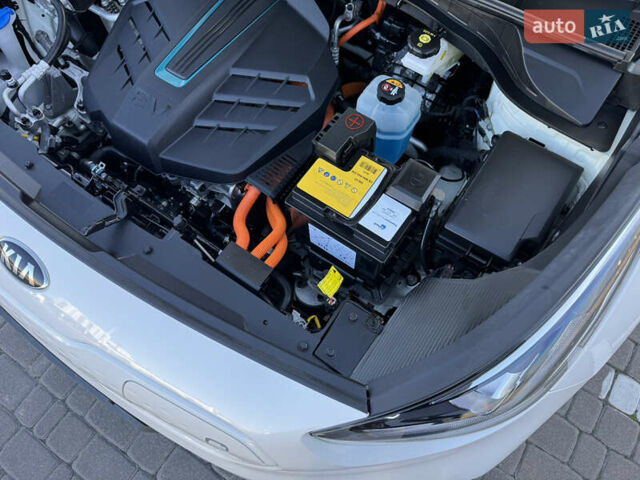 Киа Niro 2020 в Киеве на Automoto.ua Белый Киа Niro, объемом двигателя 0 л и пробегом 151 тыс. км за 19600 $, фото 54 на Automoto.ua