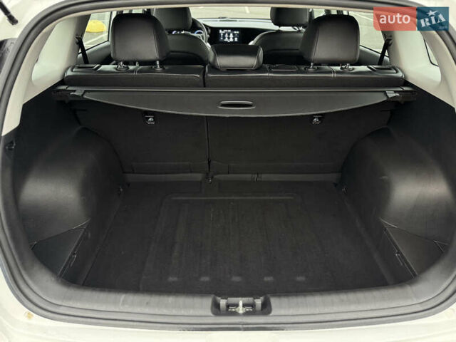 Киа Niro 2020 в Киеве на Automoto.ua Белый Киа Niro, объемом двигателя 0 л и пробегом 171 тыс. км за 18300 $, фото 39 на Automoto.ua